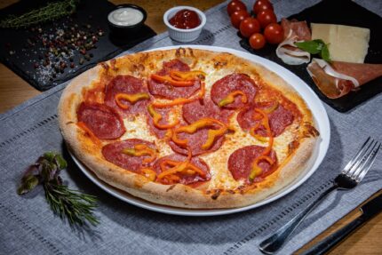 Pizza Salami Peperoni